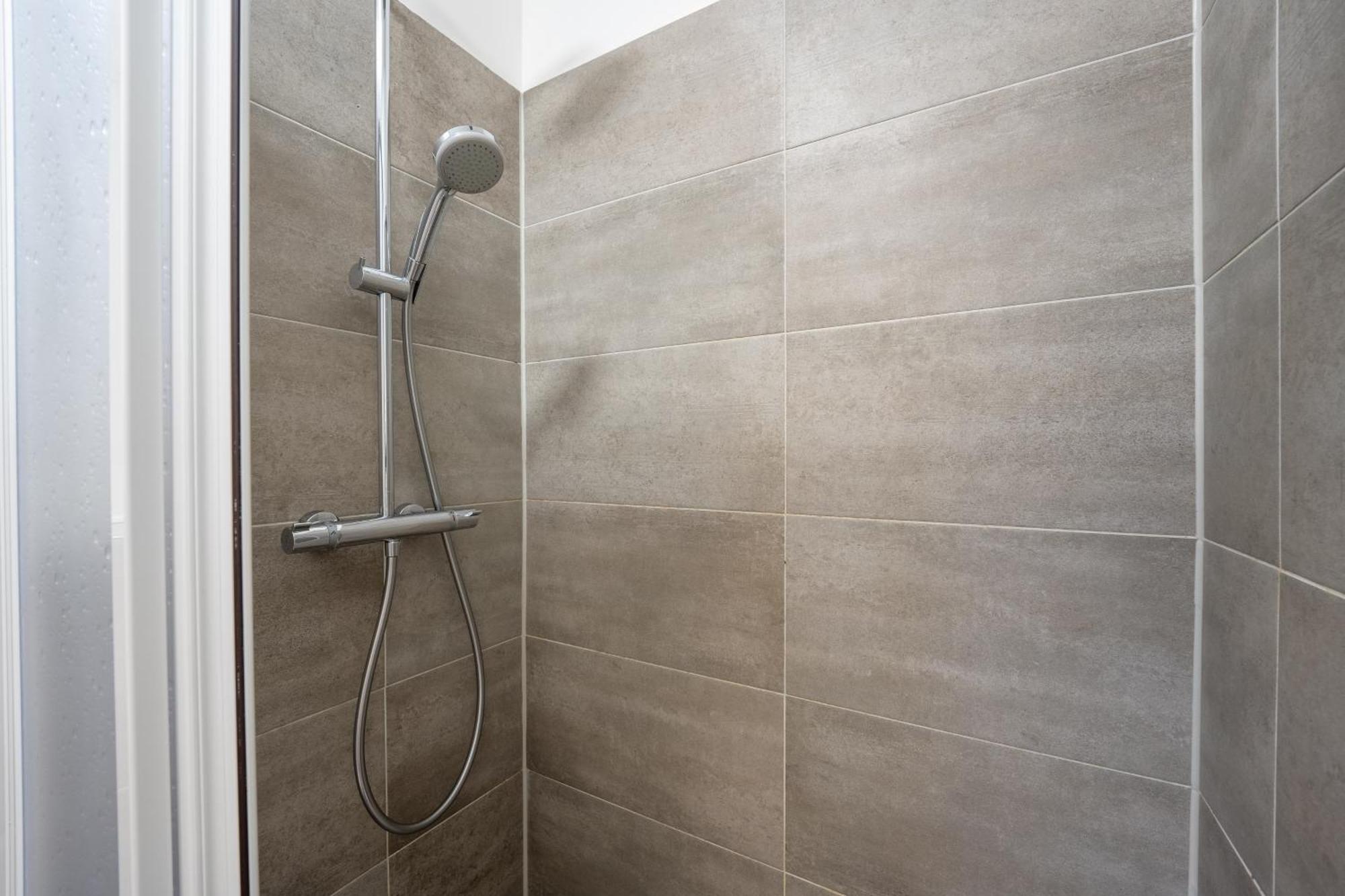Modern, Flat With Workspace Berlim
